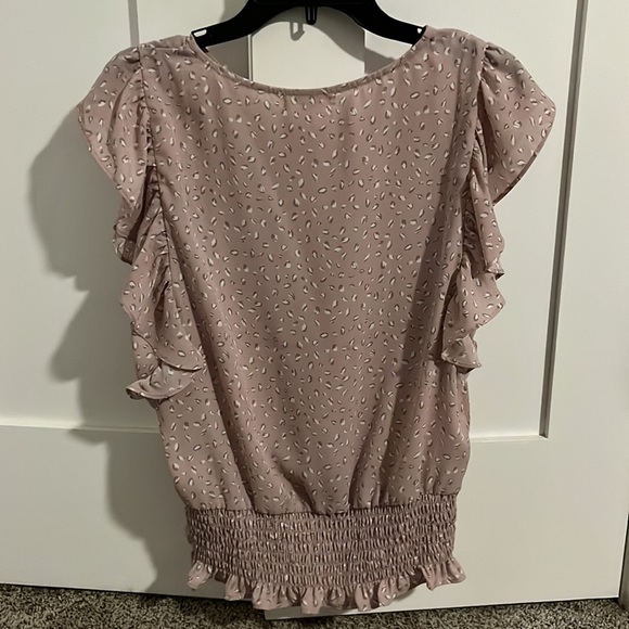 Flutter Sleeve Banded Bottom Top - Picture 5 of 5